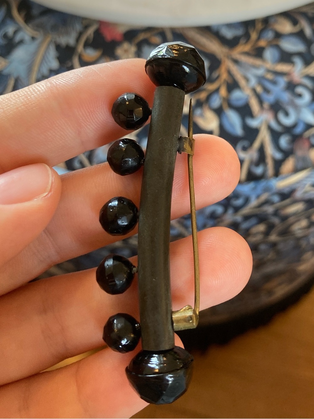 Antique Victorian Gutta Percha/Vulcanite Mourning Brooch - Picture 5 of 13